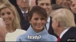 “멜라니아! 도움 필요하면 눈 두 번 깜박여요” 트럼프, 부인 천대?