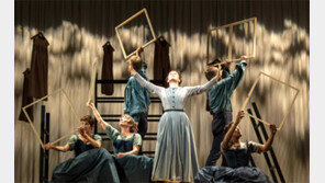 “영국 국립극장 화제작 영상으로 만나보세요”