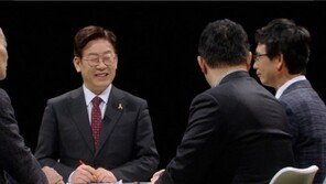 이재명, ‘썰전’ 출연…다시 만난 전원책에 “평화협정 체결하자”