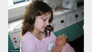 12세에 친오빠 아이 낳은 20대 여성, 방송서 충격 고백