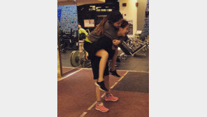 “내편, 든든한 아군” 류화영, ‘티아라 재논란’ 후 류효영과 첫 자매 샷