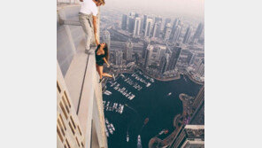 [영상]SNS 美女 스타, 초고층 건물서 목숨 걸고 찰칵…미쳤나봐?