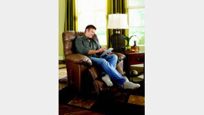 [스마트 컨슈머]뻐근한 온몸… ‘리클라이너’서 편안함을 경험하세요 