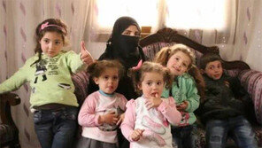 강제로 제왕절개 출산… 벌레득실 감자로 연명