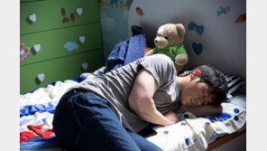 [시선 남과 여②] 버튼 몇 번이면 자각몽 뿅…SF 맞아?