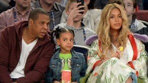 비욘세, 명품 구찌 기모노 입고 농구경기 관람…한벌에 2500만 원?