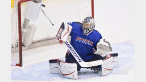 女아이스하키, 사상 첫 중국 격파