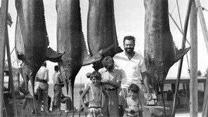 [책의 향기]헤밍웨이 “글은 진실하고 새로운 산물”