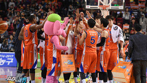 봄농구 걸린 6위 싸움…한숨 돌린 전자랜드