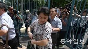 “현광성-김욱일 본 사람?”… 기자들, 北대사관 24시간 감시
