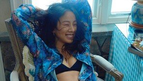 ‘오늘은, 섹시 뉴요커’…이효리, 자체발광 화보 공개