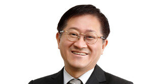 [CEO는 지금] 서경배 회장 ‘멀리 보려면 높이 날아라’ 출간