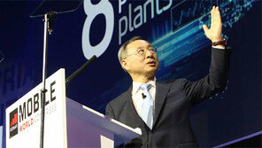 황창규 회장 “KT, 2019년 세계 첫 5G 상용화”