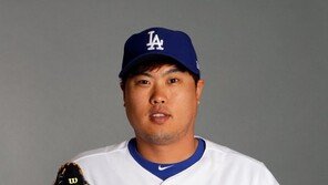 우정과 승부 사이! 류현진 vs 황재균 3월2일 격돌 관심집중