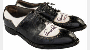 아널드 파머 메이저 첫승 골프화 7500만원에 낙찰