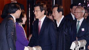 황교안 대행 “北 인권침해 가해자 처벌 노력할 것”