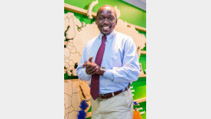 완데라 목사 “15세 소녀의 도움… 神은 내게 밥으로 다가왔죠”