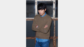 소속사가 화 키운 ‘강동원 논란’