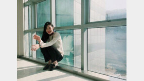 ‘쿨한 설리’, 결별 최자 사진 SNS에 그대로 …팬들 “설리야 아프지마”