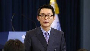 박근혜 300억 뇌물 수수? 윤창중 “돈 어디로 갔는지 구체적 증거 대라”