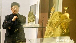 [한국의 인디아나존스들]금빛 봉황이 날아오를 듯… 현존 最古 백제 금동관의 자태