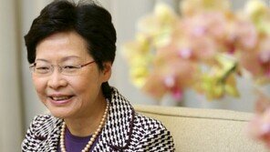 [하정민의 핫 피플] 홍콩 새 행정장관 유력한 ‘철의 여인’ 캐리 람