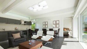 [Interior]거실에서 침실, 공부방까지 ‘LED 드론’이 떴다 