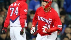 개막축포에 만루포 나지완 “최형우 형 효과”
