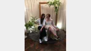 ‘강재준과 결혼’ 이은형, 웨딩자태 공개…“쇄골미녀” 