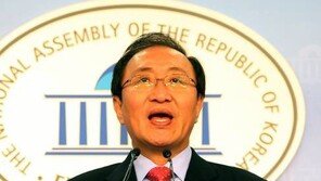 노회찬 “홍준표 심야 사퇴, 악질적인 화이트컬러 범죄”