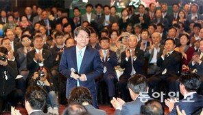 안철수 “일자리 창출은 중소-벤처기업”… 청년 취업보장제 공약 