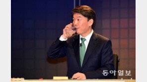 이번엔 동생 논란 안철수 “文에 토론 요청 한 후 매일같이 네거티브 공세”