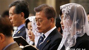 문재인, 집무실에 일자리상황판 설치… 美中정상과 북핵 전화회담 