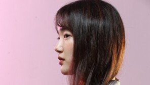 [사진]손수현, 빛나는 핑크 뮤즈..  ‘봄화보’