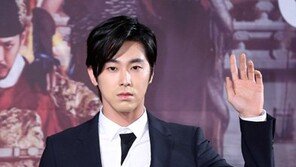 [스타브리핑] 유노윤호, 오늘 만기 제대…팬들에게 전역 인사