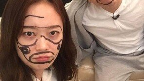‘런닝맨’ 전소민, 얼굴에 무슨 짓을 한거야? “미니 볼링의 최후” 폭소