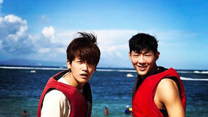 [#해시태그 컷] 박형식·지수의 ‘발리 브로맨스’