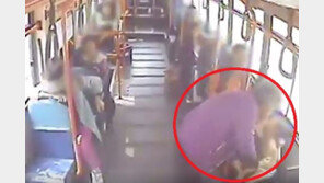 [영상]버스에서 경련 일으킨 세 살배기…승객들 반응 ‘감동’