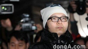 신정환, 새 소속사와 전속계약…방송복귀 찬반 두고 누리꾼 ‘갑론을박’