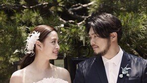 “눈에서, 꿀이 뚝뚝”…박희본♥윤세영, 로맨틱 웨딩사진