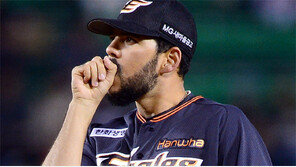 “못 던져도 믿을 구석”… “잘 던져도 가시방석”