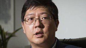 김홍걸, 김종인 독대한 安에 “여기저기 도움 구걸하고 있다” 