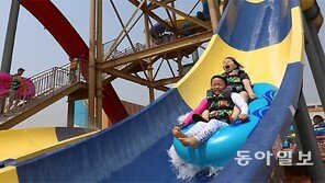 야외수영장 개장… “꺄아악~ 시원해요”