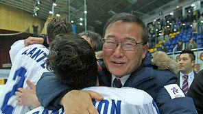 편견 녹인 23년 열정, 신화 만든 ‘빙판 대부’