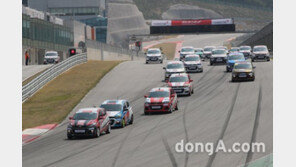 2017 엑스타슈퍼챌린지 개막… 초보 레이서 등용문