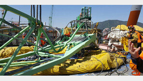 크레인 날벼락… 노동절 출근한 아빠는 돌아오지 못했다