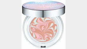 [2017 동아 K-뷰티 미래 포럼]‘완판’‘매진’ 에센스 커버 팩트 에이지투웨니스