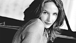 엘렌 그리모 “진실된 음악으로 ‘찰나의 마법’ 보여드릴게요”