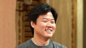 나영석. 유시민과 손잡고 새 예능 ‘알아두면 쓸데없는 신비한 잡학사전’