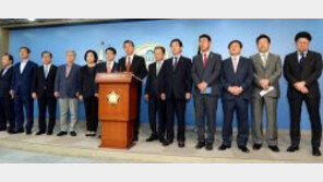 한국당 친박, 탄핵 앞장 장제원·김성태 등 바른정당 탈당파에 강한 반감…“입당 No!”